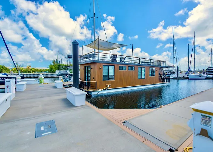 Awai\'S Floating Villa - Houseboat In Luxury Village